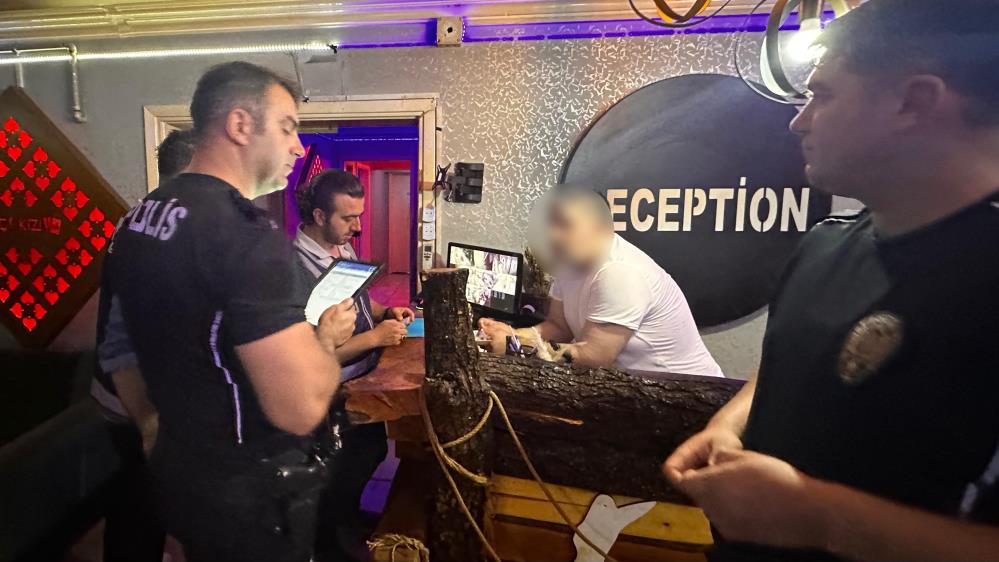 Bursa'da 150 Polisin Katıldığı Masaj Salonlarına Şok Denetim