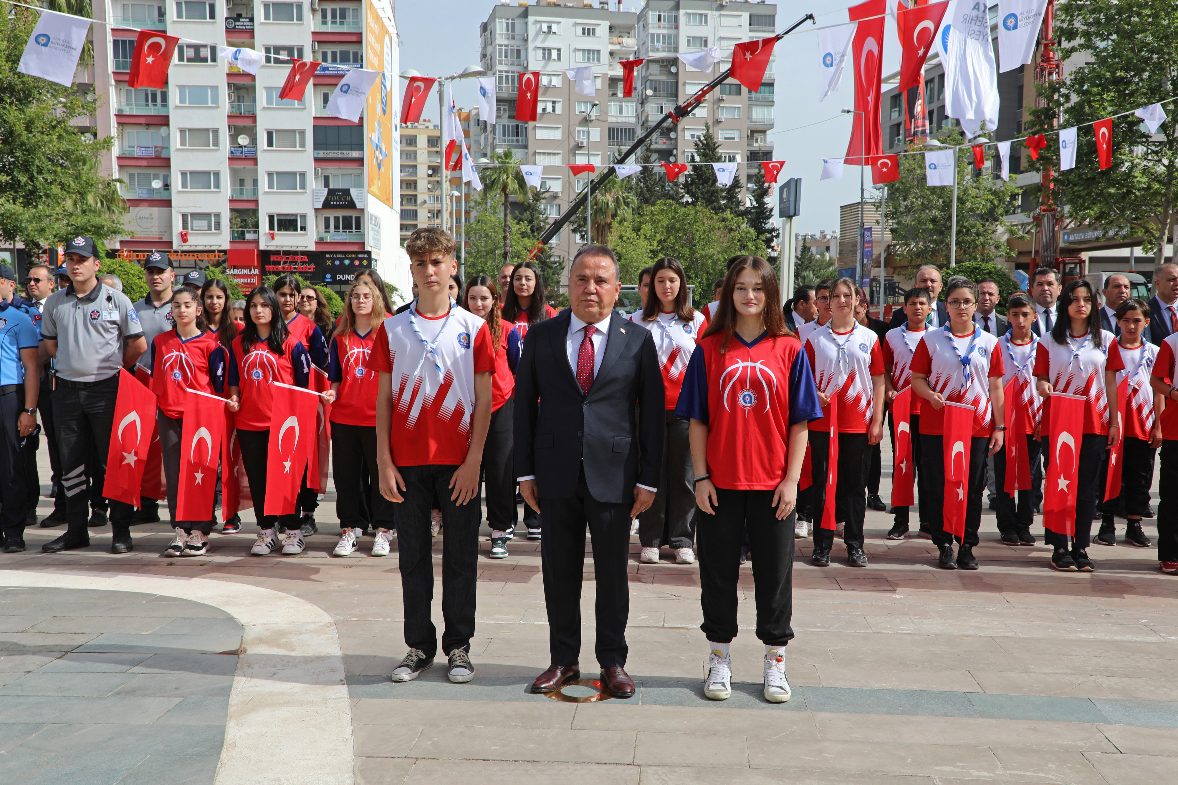 Antalya Büyükşehir Belediyesi'nde 19 Mayıs coşkusu yaşandı