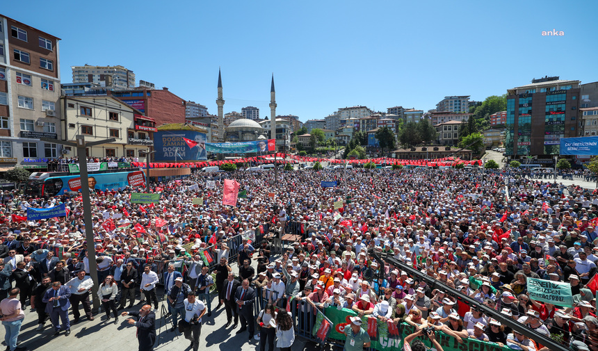 Özgür Özel'den Rize'de protesto çayı! 'Rizelinin gözüne bakın 17 lirayı söyleyin'