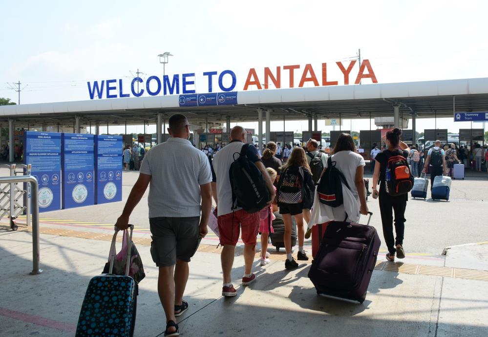 Antalya turist sayısında rekor kırdı