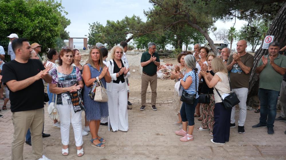 Kemer'de Atatürk Parkı'na karavan kampı tepkisi!