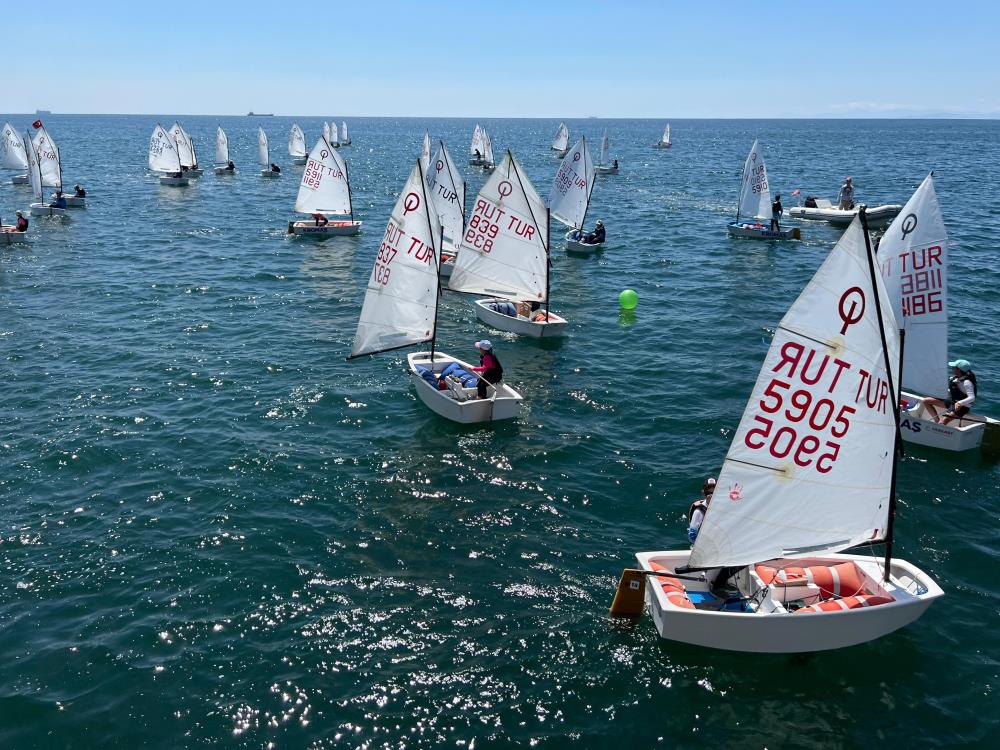 Tekirdağ'da yelken yarışları büyük ilgi gördü