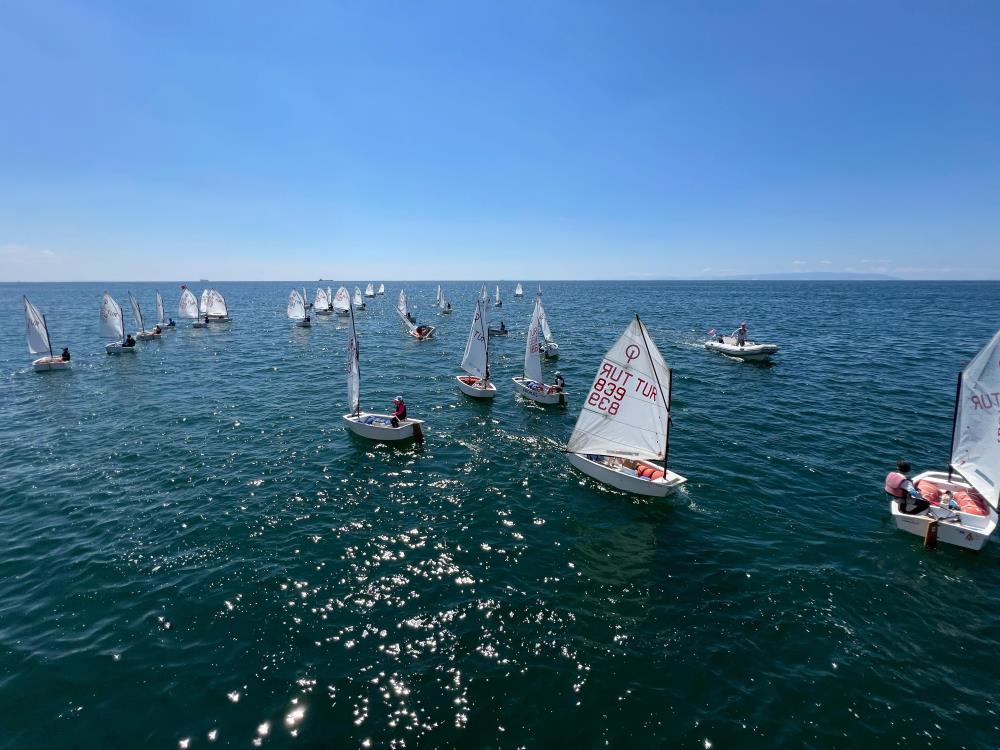 Tekirdağ'da yelken yarışları büyük ilgi gördü