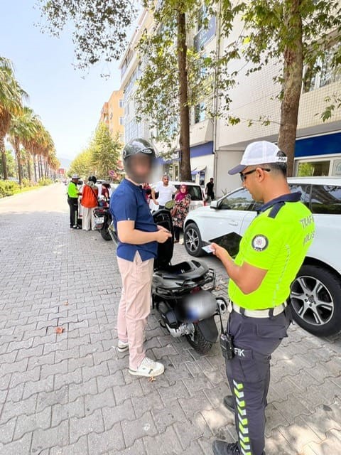 Antalya'da geniş kapsamlı denetim: 6 aranan şahıs yakalandı