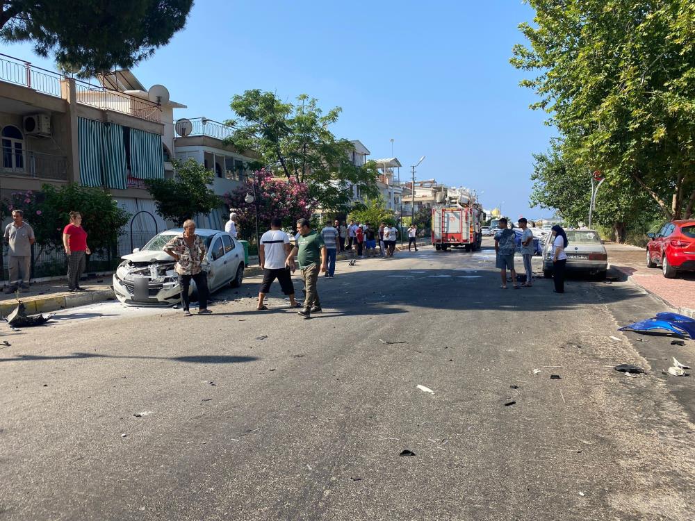 Serik'te kontrolden çıkan otomobil felakete yol açtı