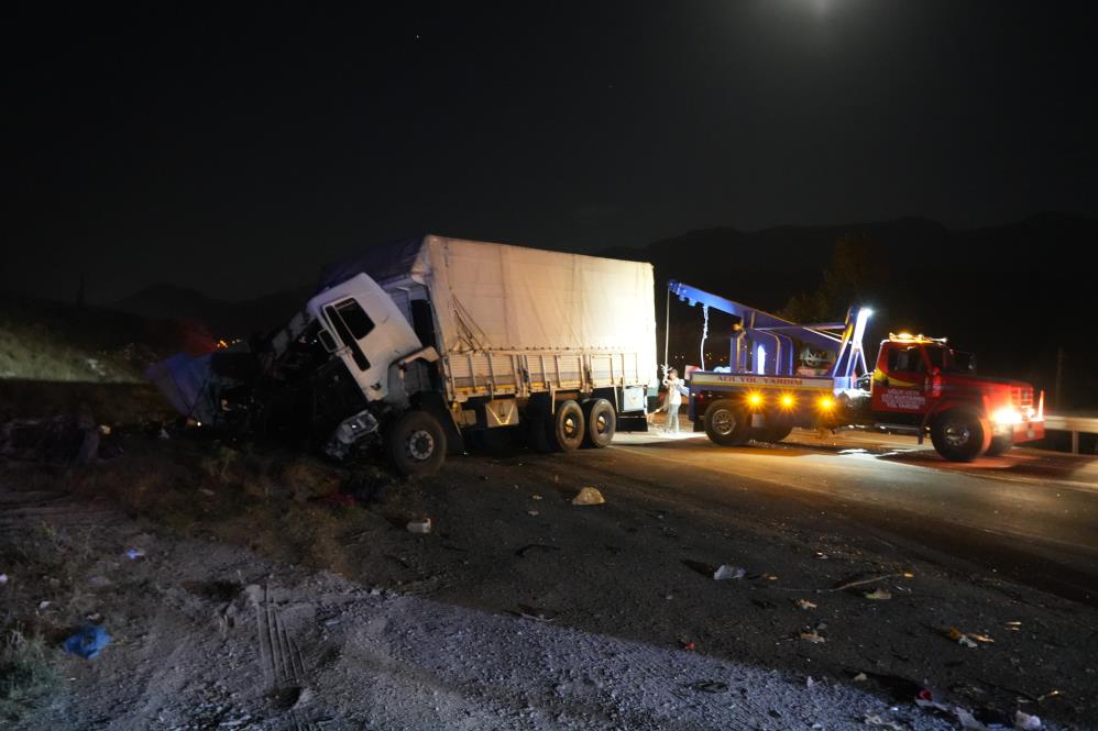 Niğde'de Zincirleme Trafik Kazası