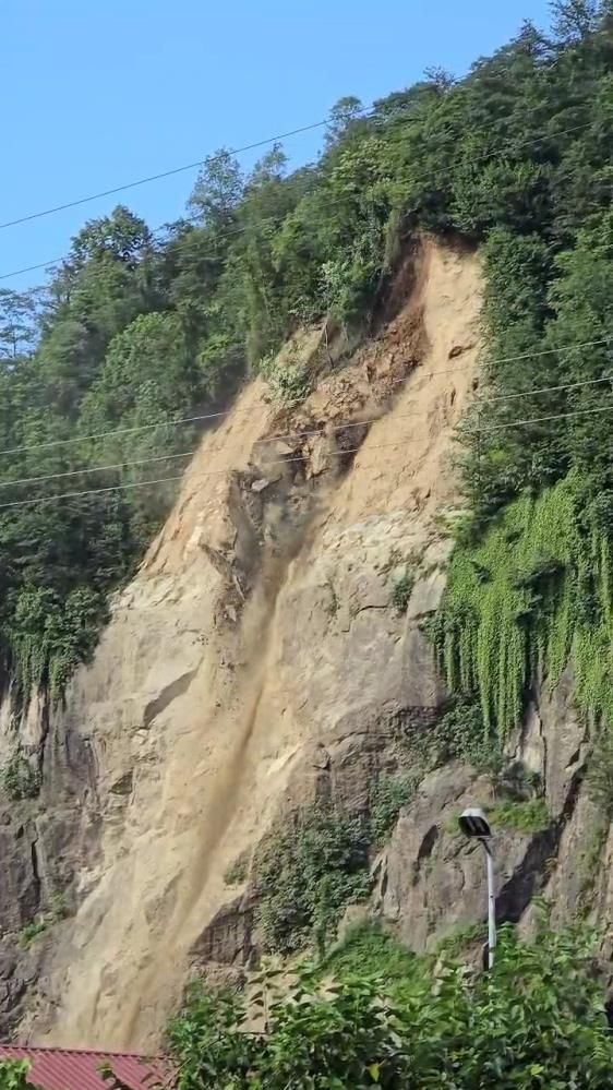 Rize’de Toprak Kayması Meydana Geldi3