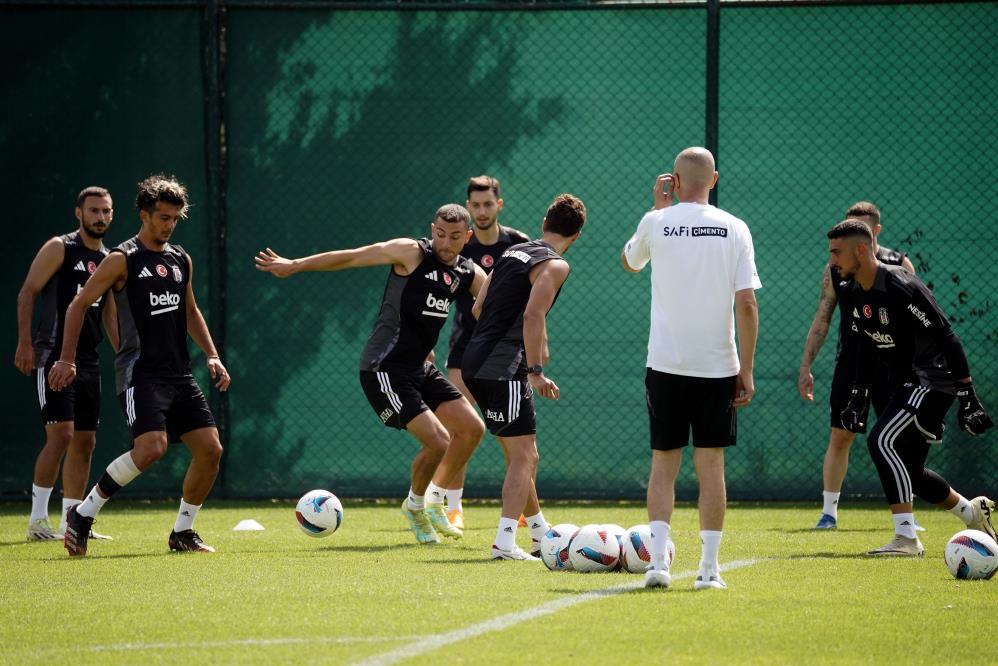 Beşiktaş yeni sezon hazırlıklarını hız kesmeden sürdürüyor