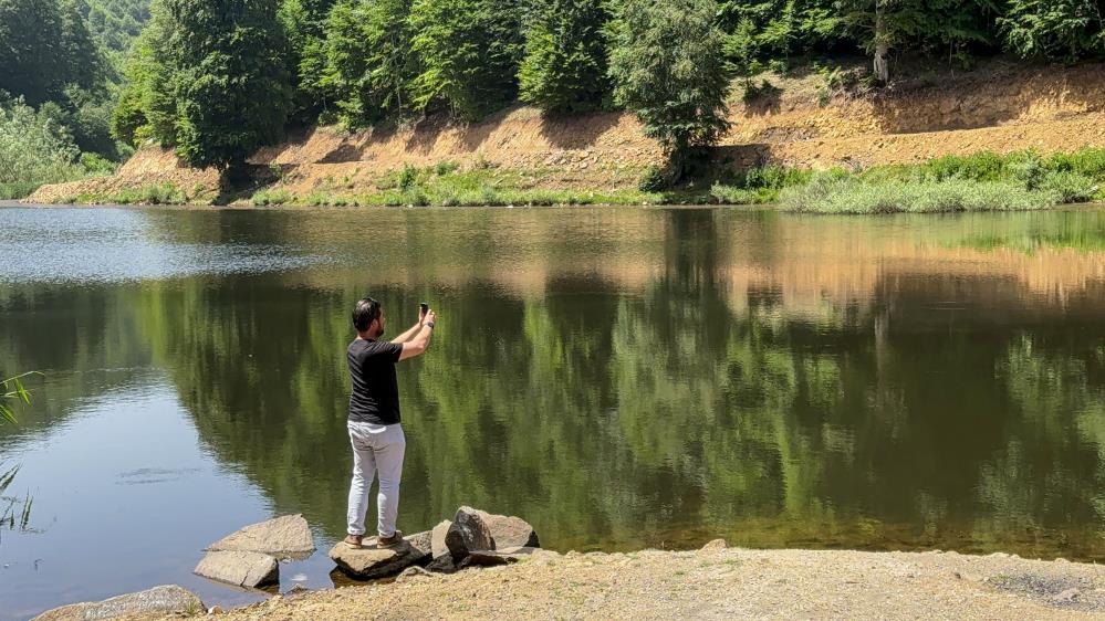 Tokat'ın doğa harikası Düden Gölü ziyaretçilerine huzur dolu anlar sunuyor