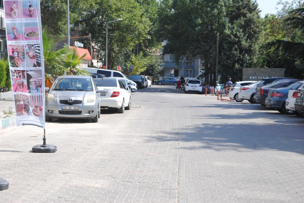 Tekirdağ'da sıcak hava nedeniyle vatandaşlar serinleme yöntemleri arıyor