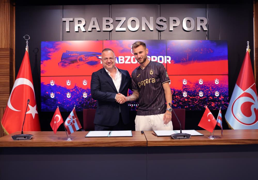 Trabzonspor'dan Denis Draguş'a İmza Töreni: 'Hedefimiz Kupalar Kazanmak'