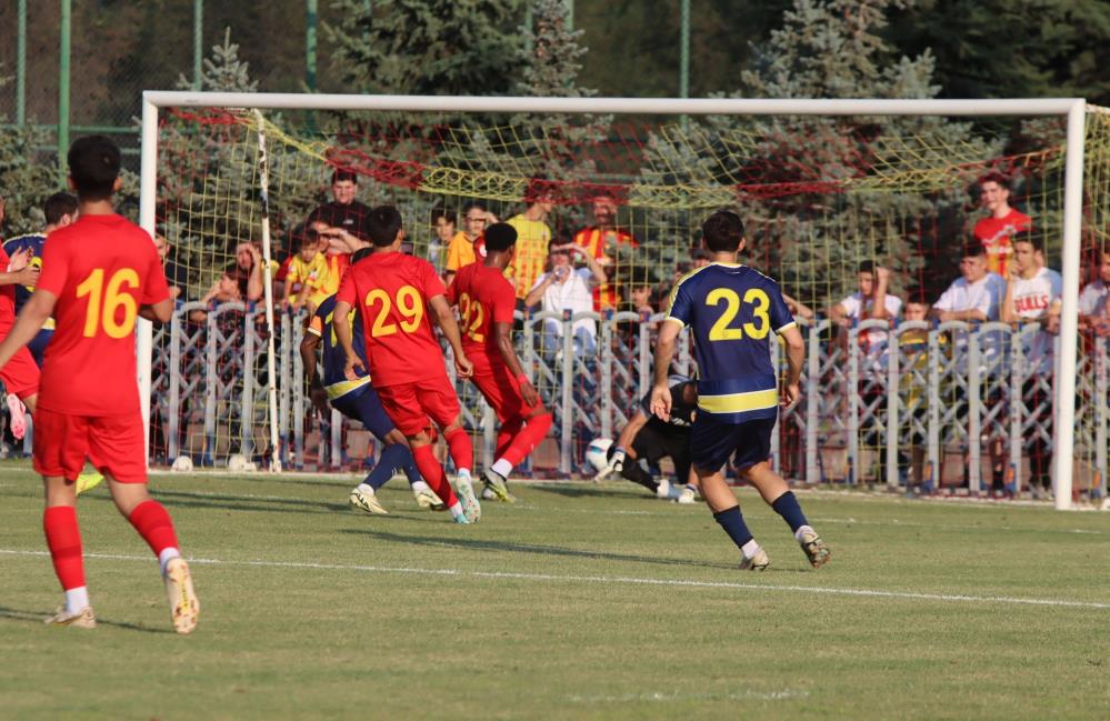 Kayserispor Ankaragücü'ne hazırlık maçında 3-1 mağlup oldu