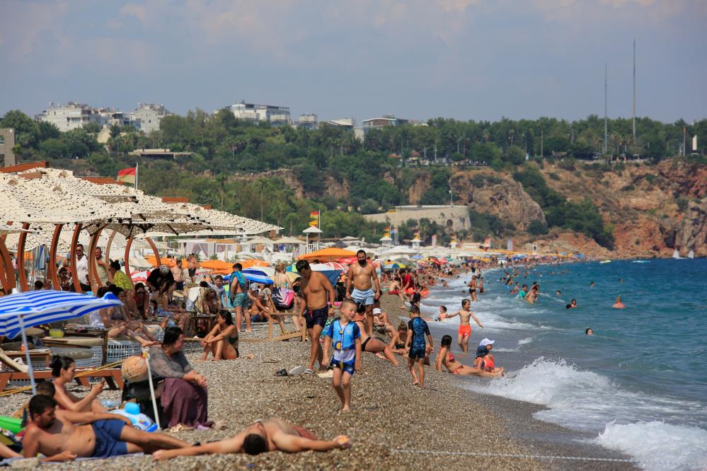 Antalya bir günde dört mevsim yaşadı