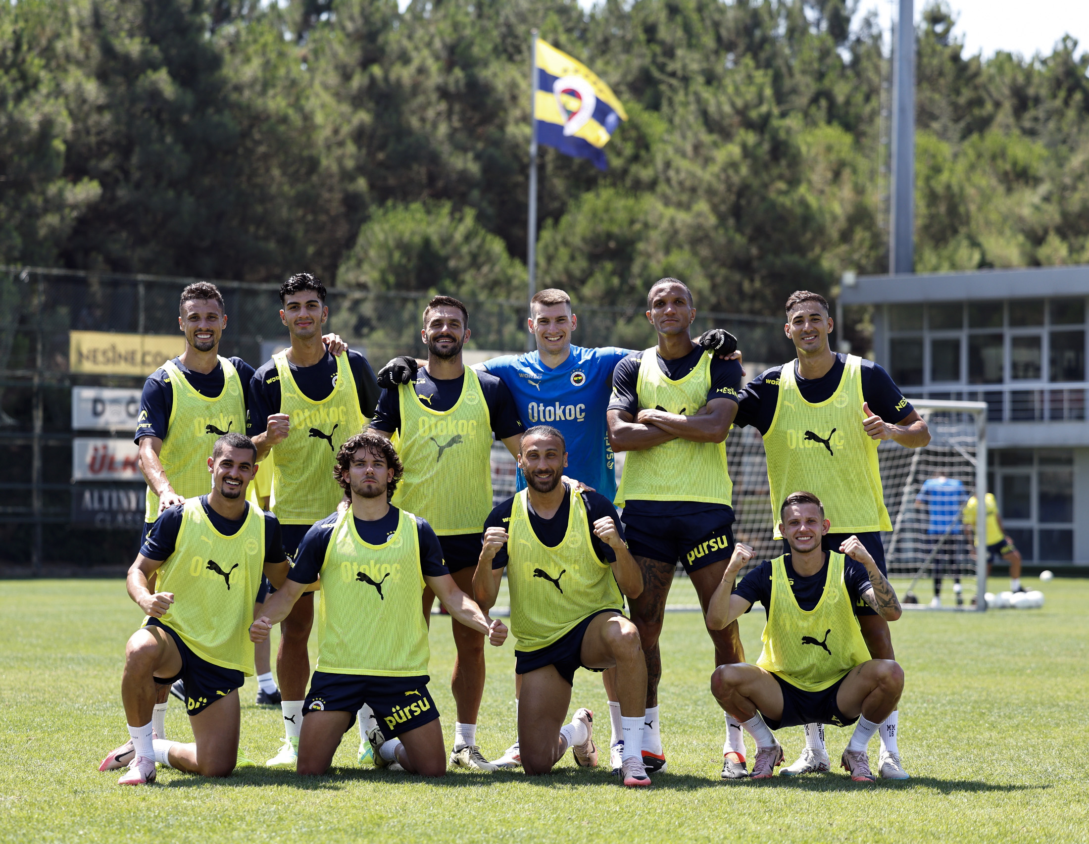 Fenerbahçe'nin UEFA Şampiyonlar Ligi kadrosu açıklandı: 9 isim kadroda yok!