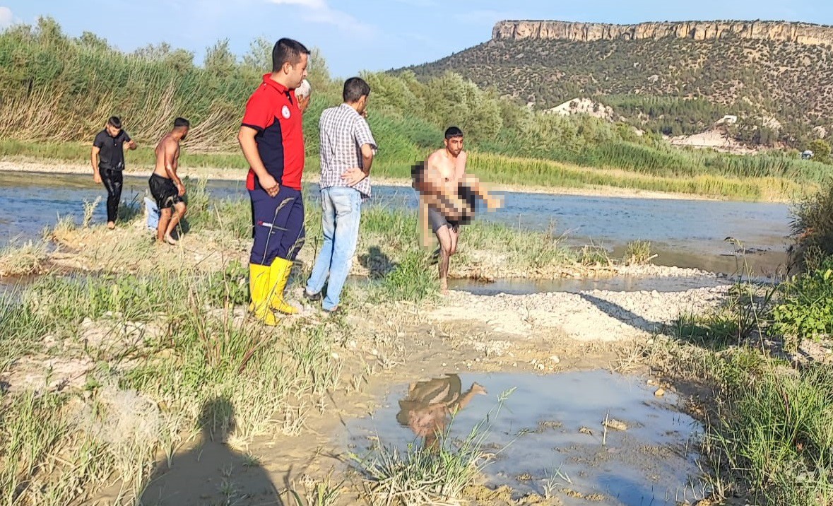 Mersin'de Irmağa Giren Çocuk Boğuldu 2