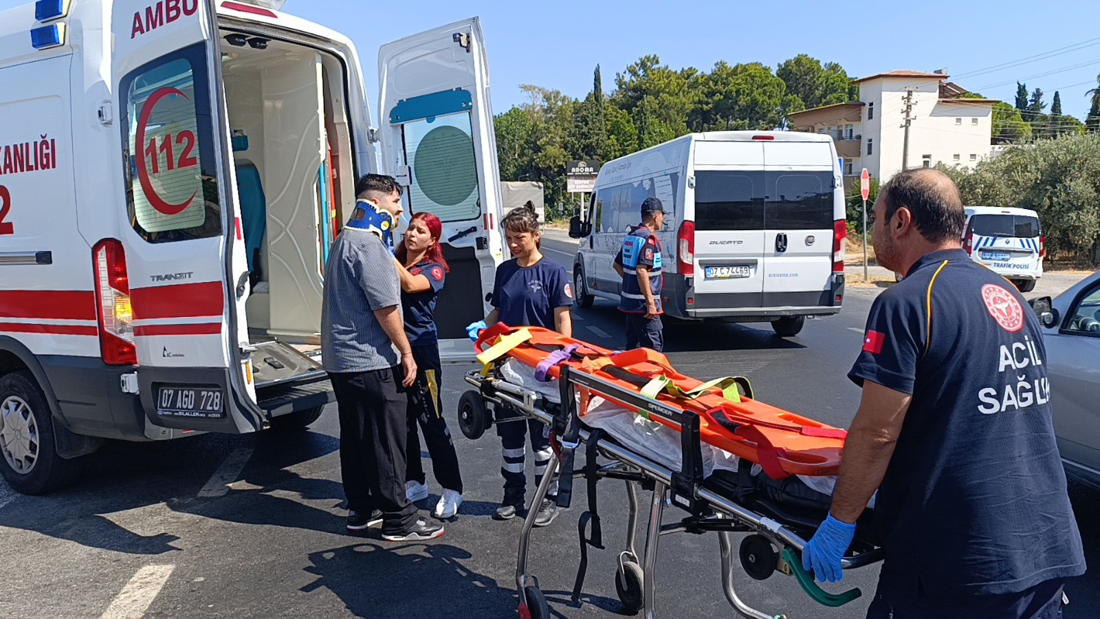 Antalya'da iki araç çarpıştı: Sürücüler birbirini suçladı