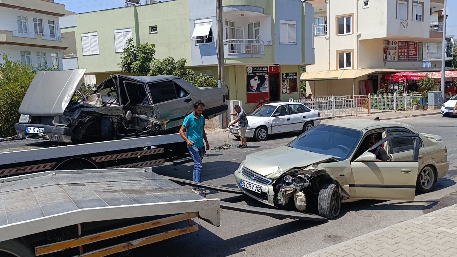 Antalya'da trafik kazası: 3 kişi yaralandı