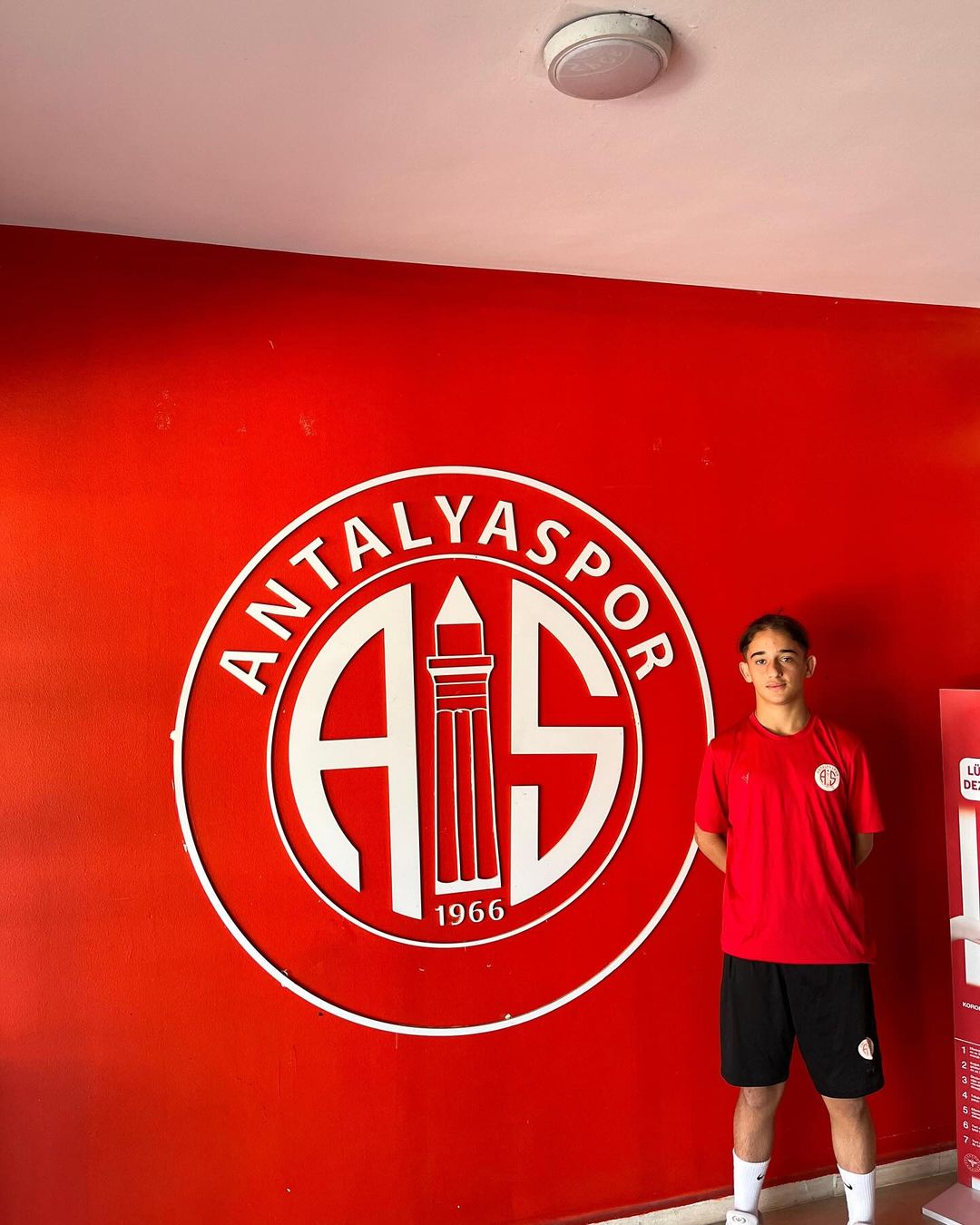 Antalyaspor Gölcük Karadenizspor’dan iki genç yıldızı transfer etti