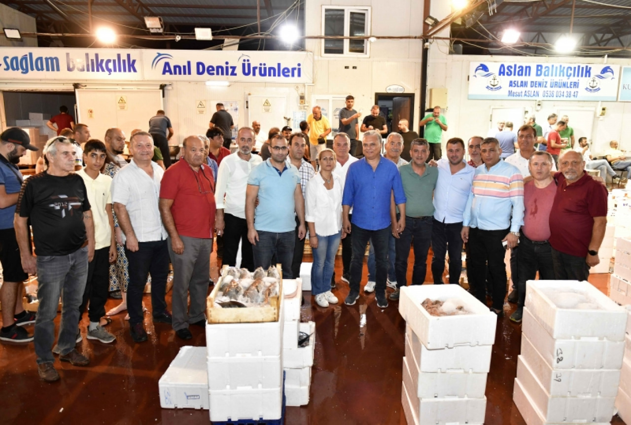 Uysal’dan sezonun ilk balık mezadı