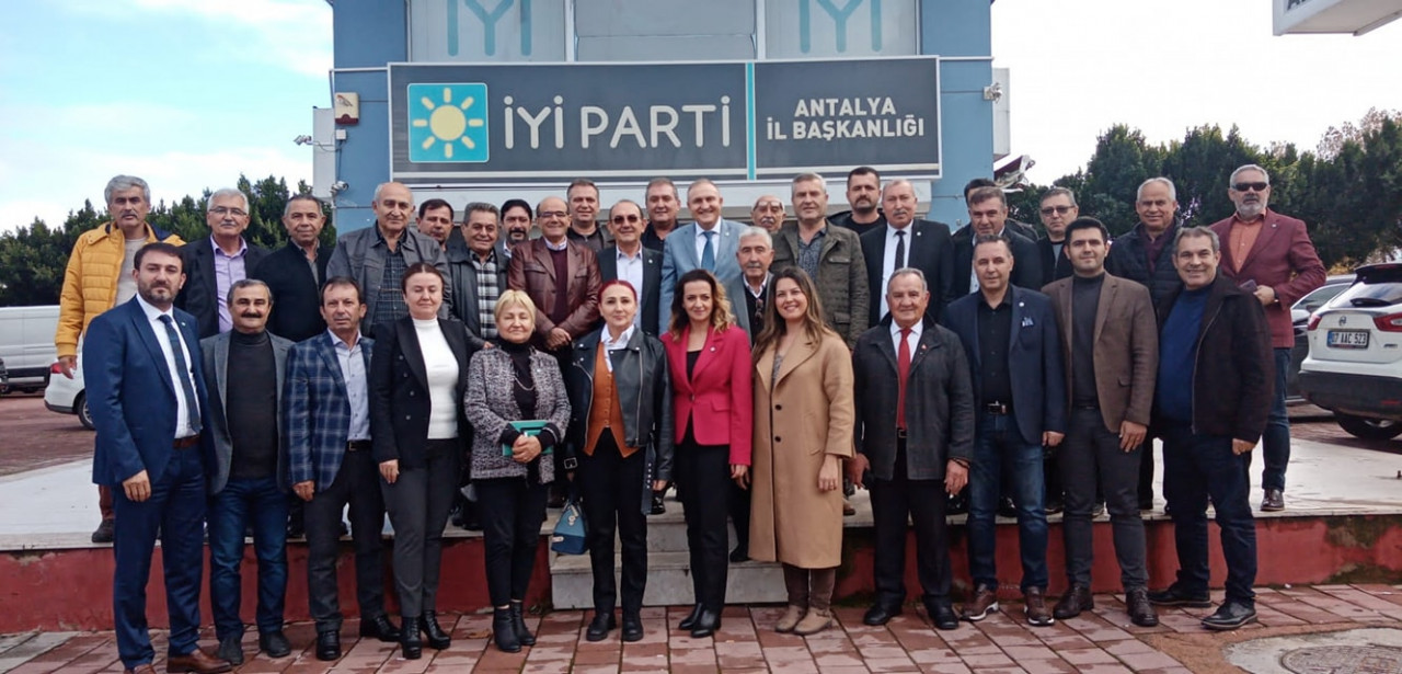 İYİ Parti Antalya Yönetiminden Başaran’a destek