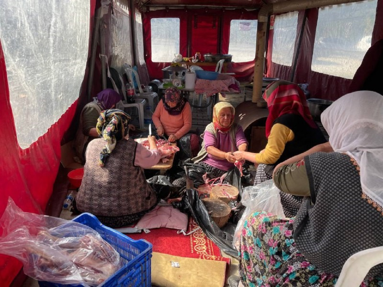 Köy Konağı depremzedeler için tahsis edildi