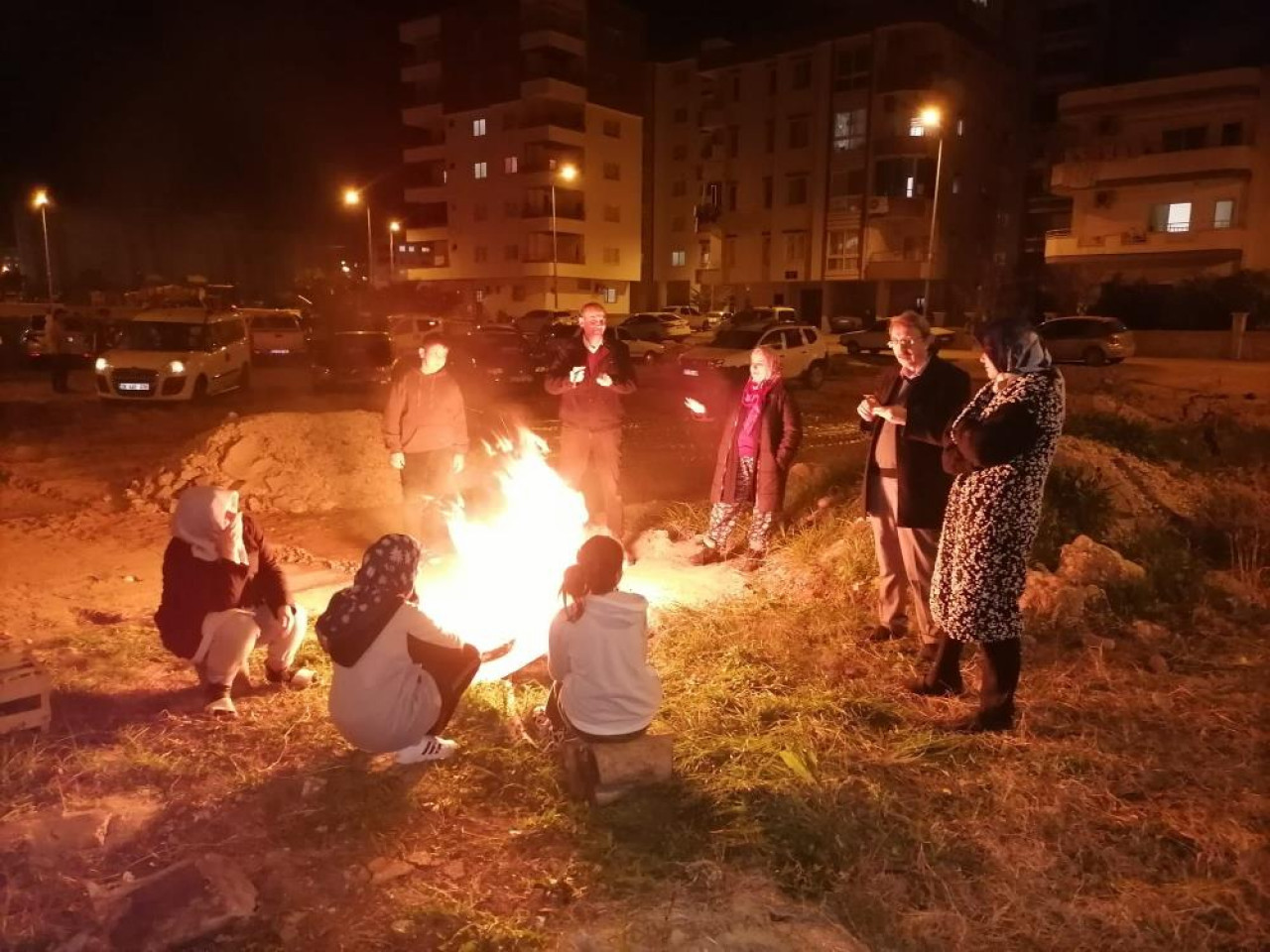 Depreme evde yakalanan vatandaş o anı gözyaşları ile anlattı   