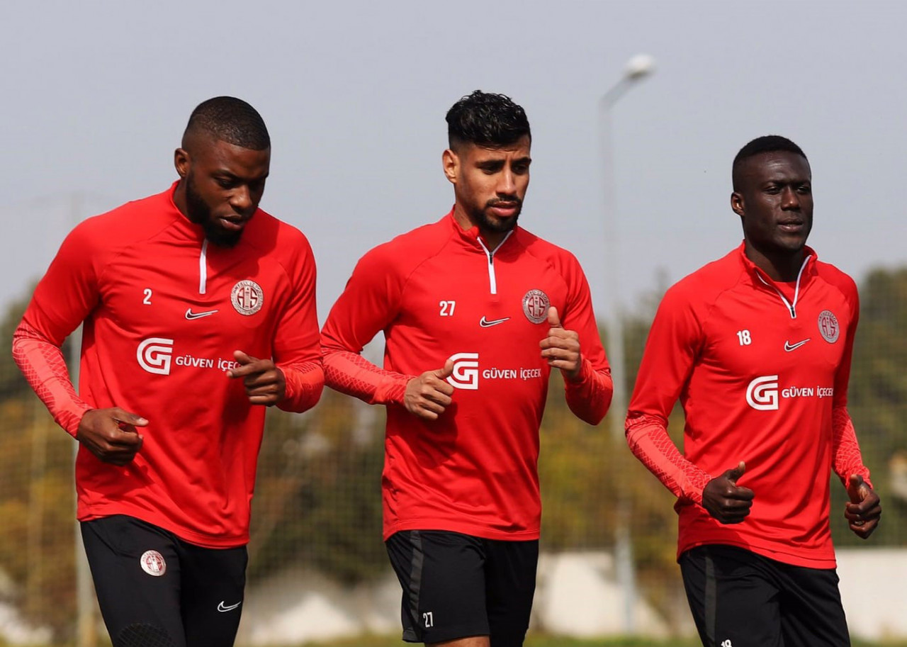 ANTALYASPOR, YENİLEME ANTREMANI YAPTI