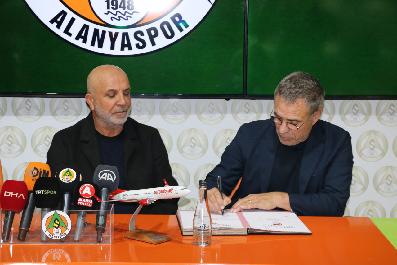 Alanyaspor, Ersun Yanal’la sözleşme imzaladı  