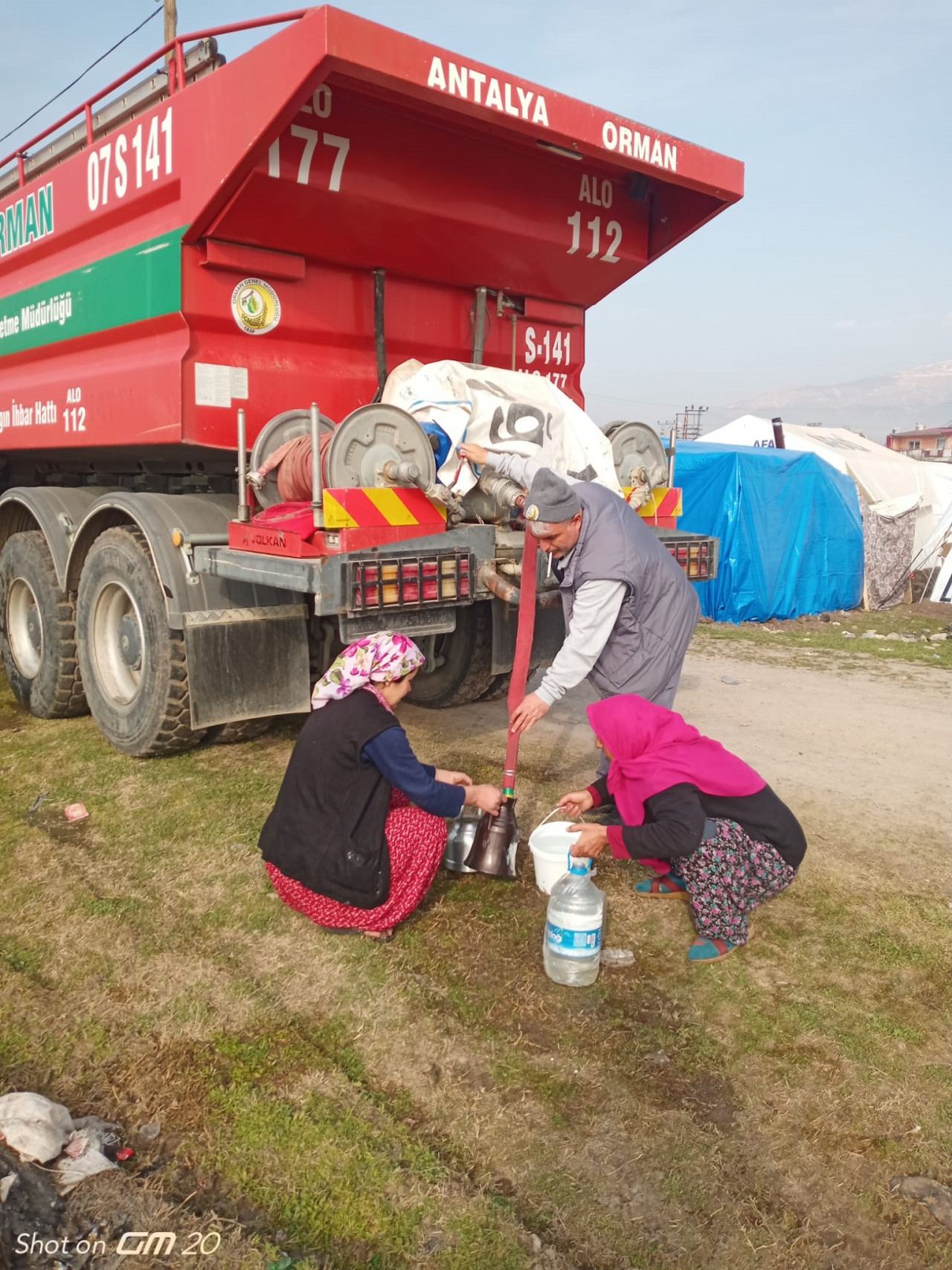 KENDİ KÜÇÜK, GÖNLÜ BÜYÜK