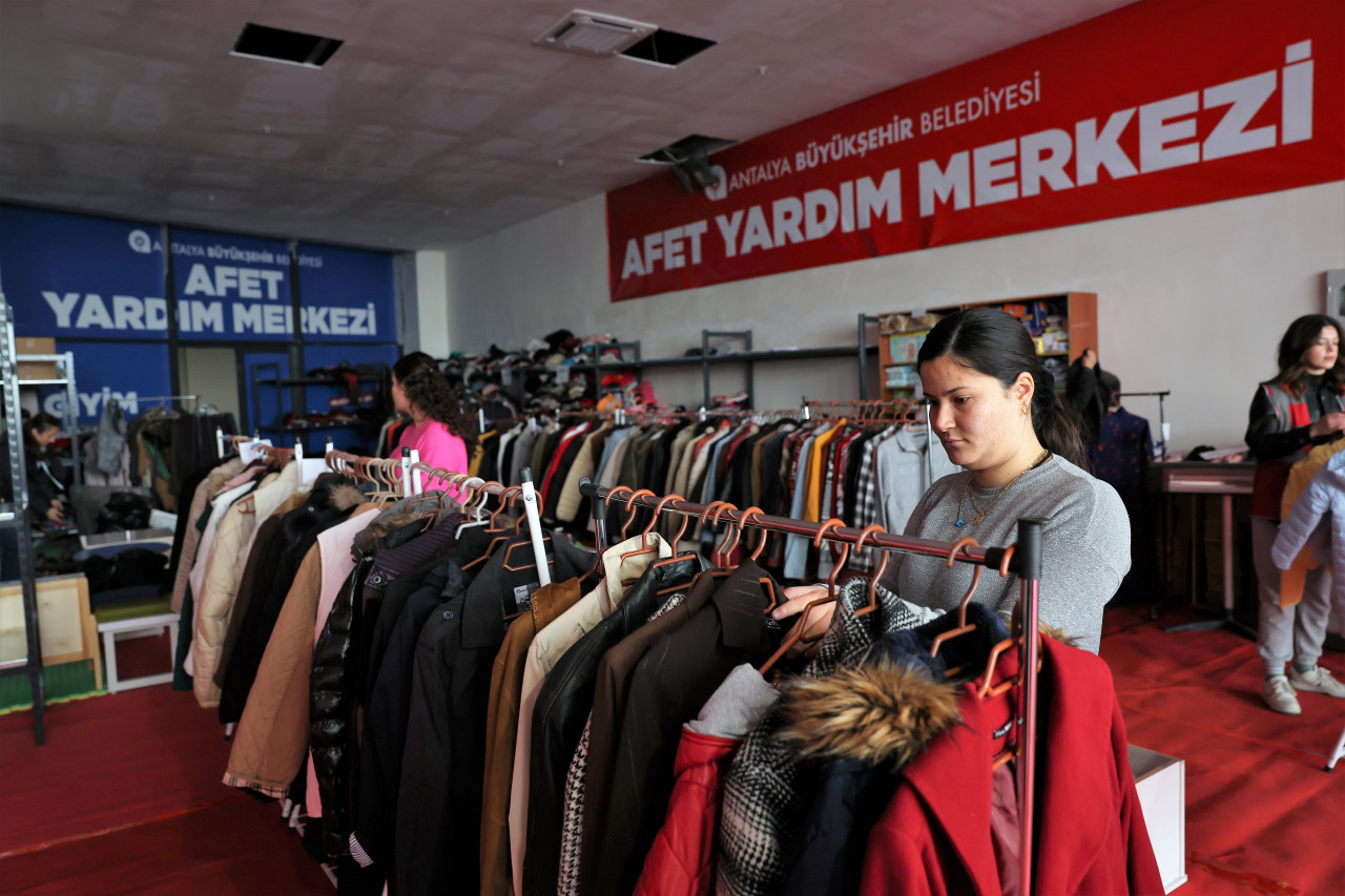 Büyükşehir Doğu Garajı Giyim Bankası açtı