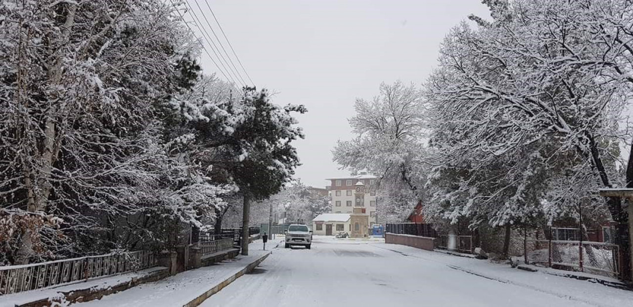 Mart sabahına karla uyandılar