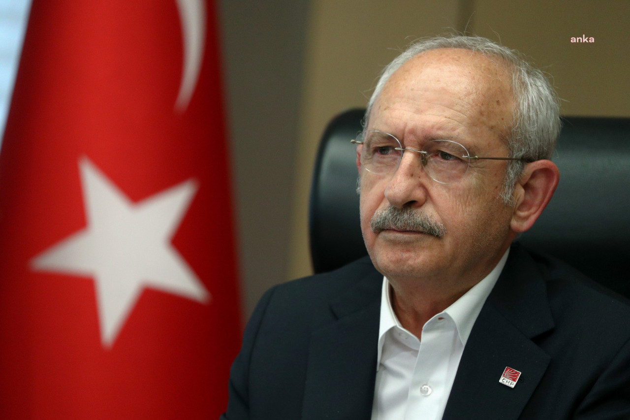 Kılıçdaroğlu’nun seçim otobüsüne taş atan çocuk serbest bırakıldı