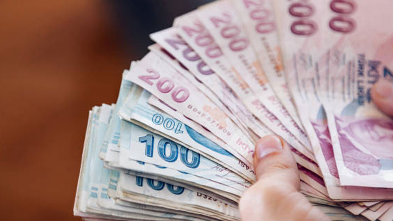 Kamu bankası genel müdürünün maaşı dudak uçuklattı!