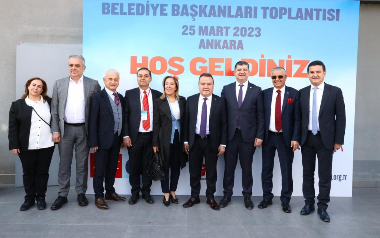 Topaloğlu Belediye Başkanları Toplantısı'nda