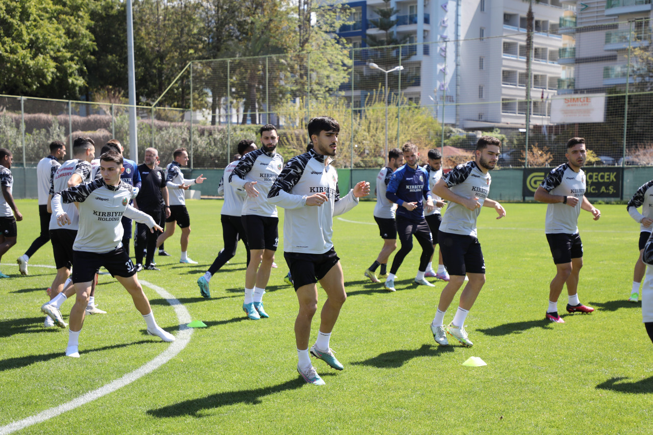 Alanyaspor, Akdeniz derbisi için hazırlıklarını tamamladı 