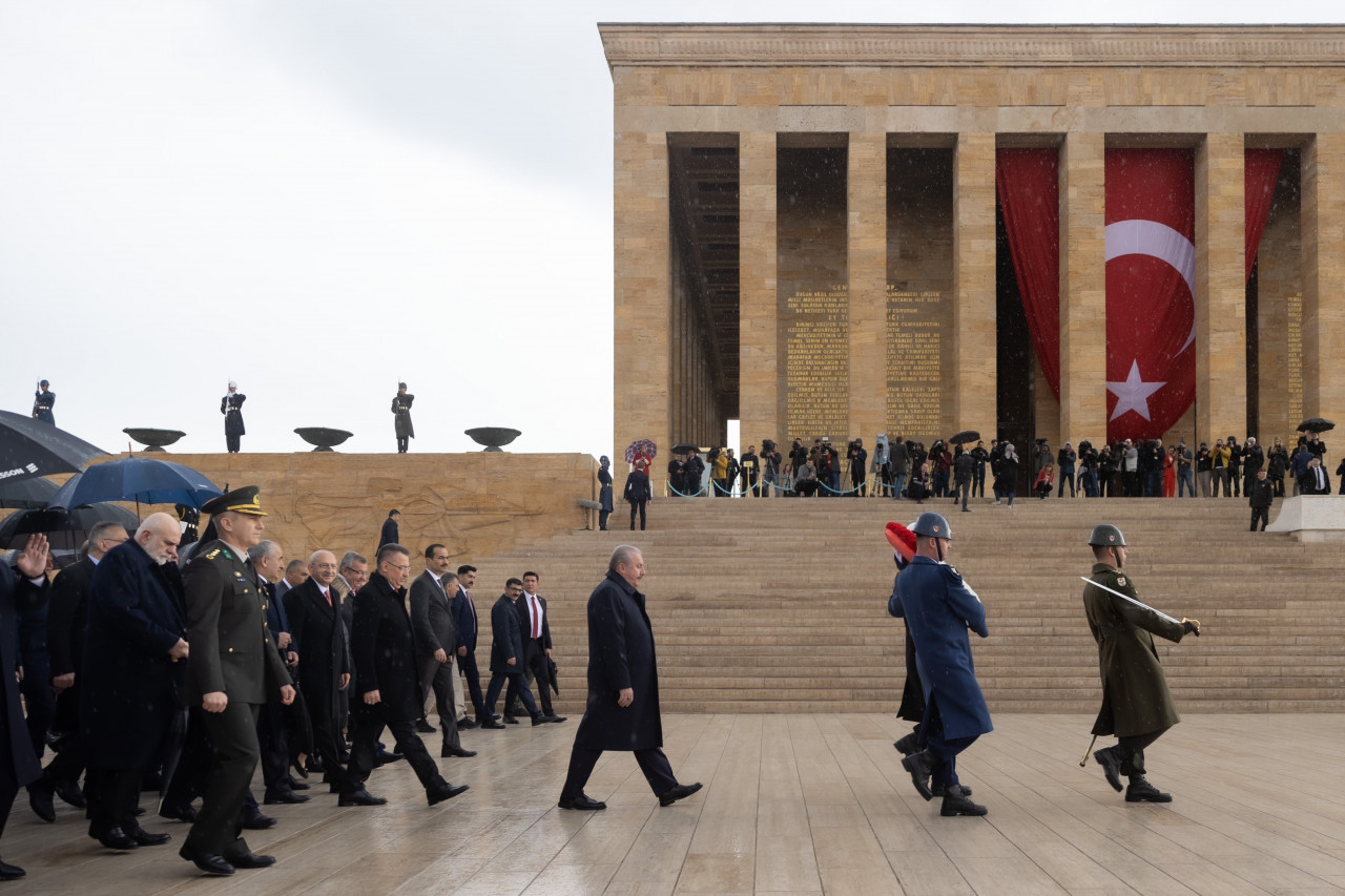 Devlet erkanı Anıtkabir’de  