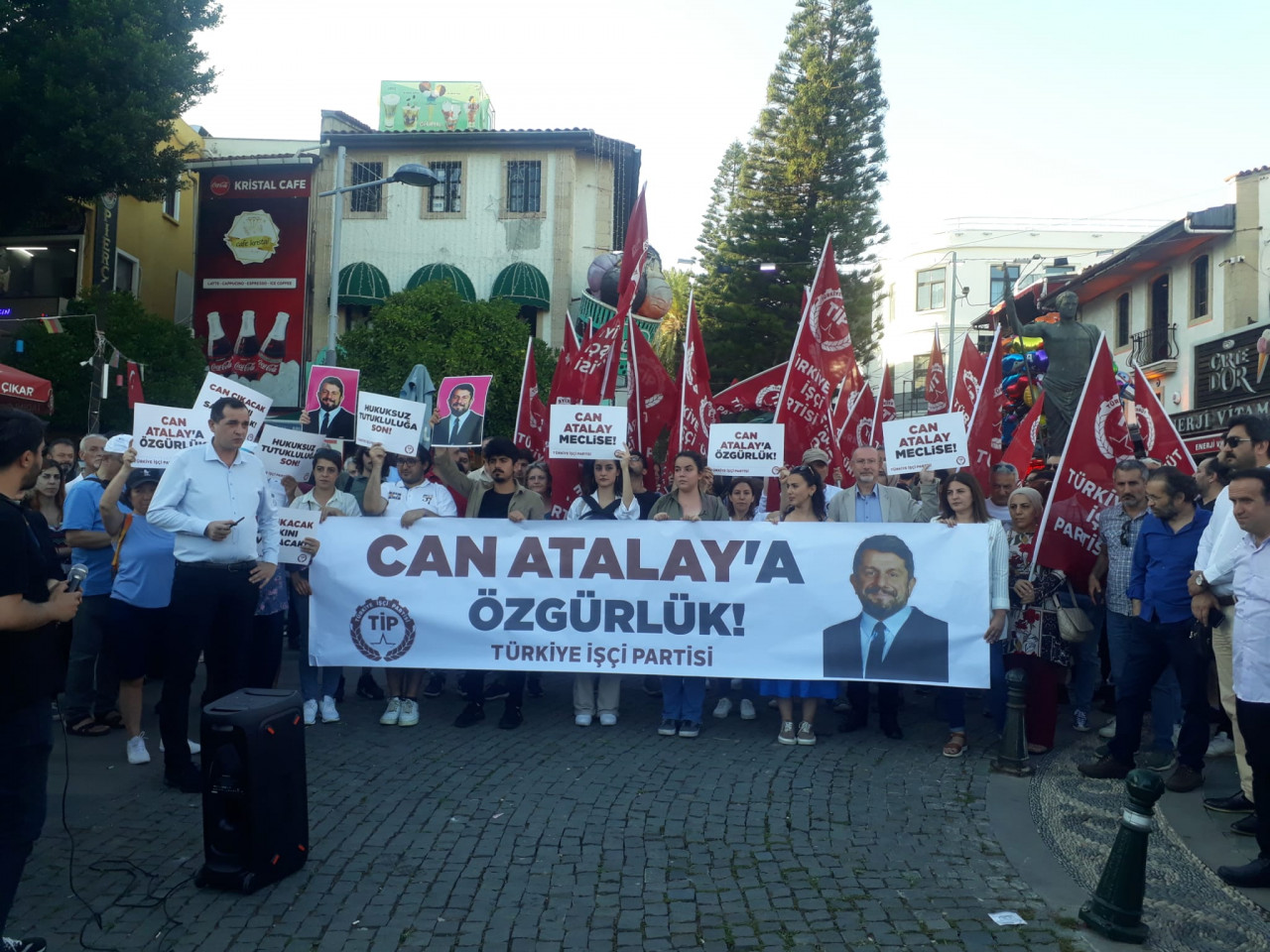 “CAN ATALAY’A ÖZGÜRLÜK!”