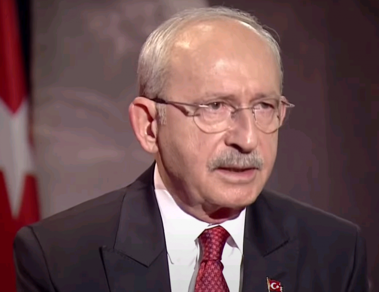 Kılıçdaroğlu: "Ahlaki olarak o koltukta oturması meşru değildir."