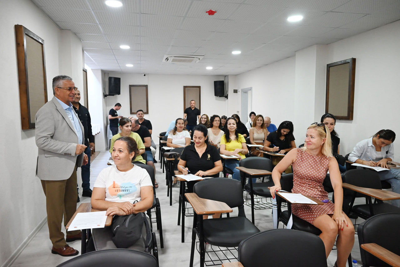 Kemer Belediye Başkanı geleceğin müzisyenleriyle