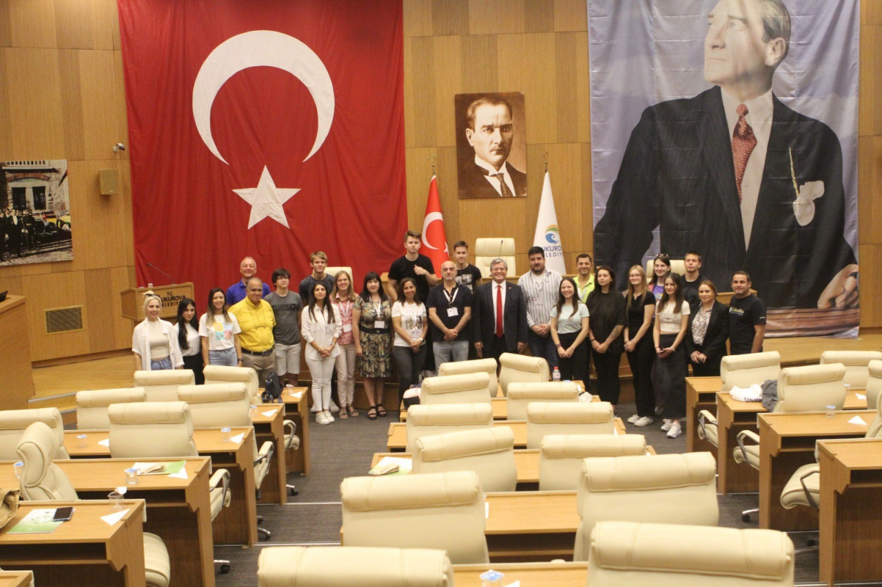 Avrupalı öğrenciler Adana Çukurova Belediyesi'nde