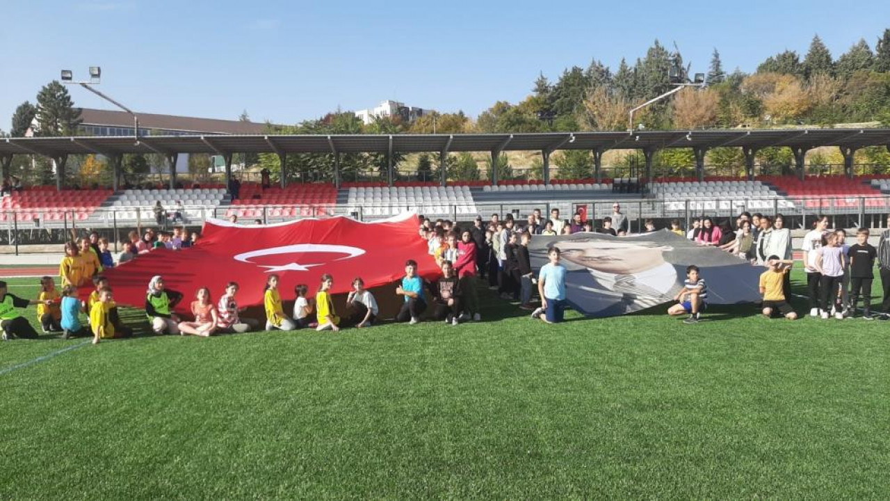 Cumhuriyet'in 100. yılında Gediz'de koşu coşkusu