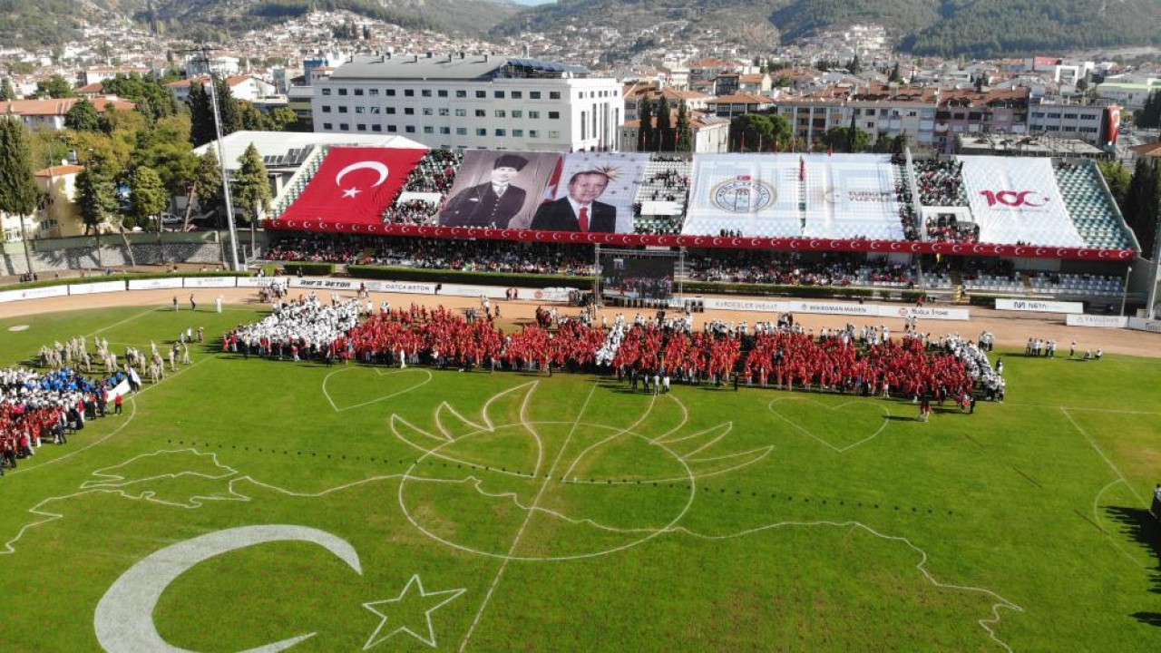 Muğla'da Cumhuriyet'in 100. yılı çoşku ile kutlandı