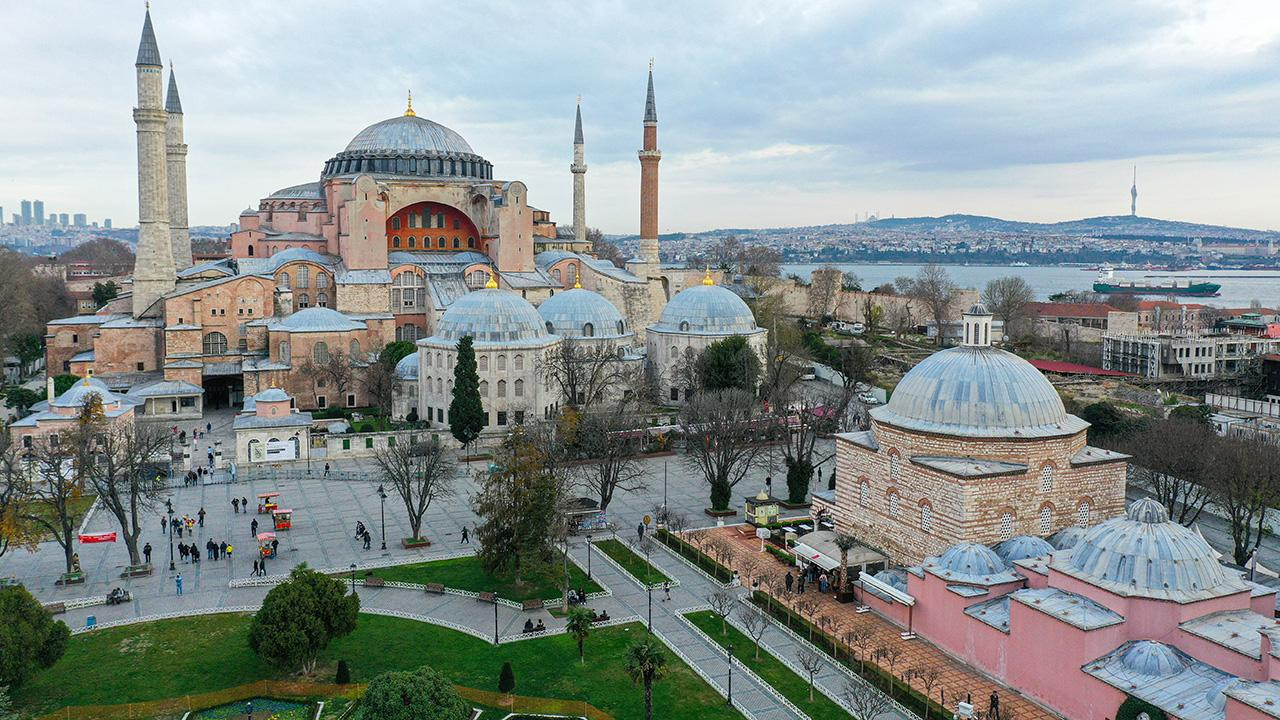 Ayasofya Camii'ne girişler ücretli oldu