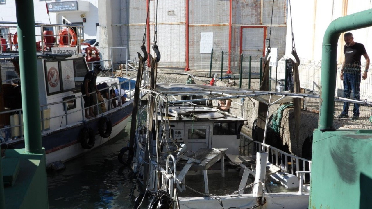 Fırtınada Batan Tekne Hatay Sahiline Çıkarıldı