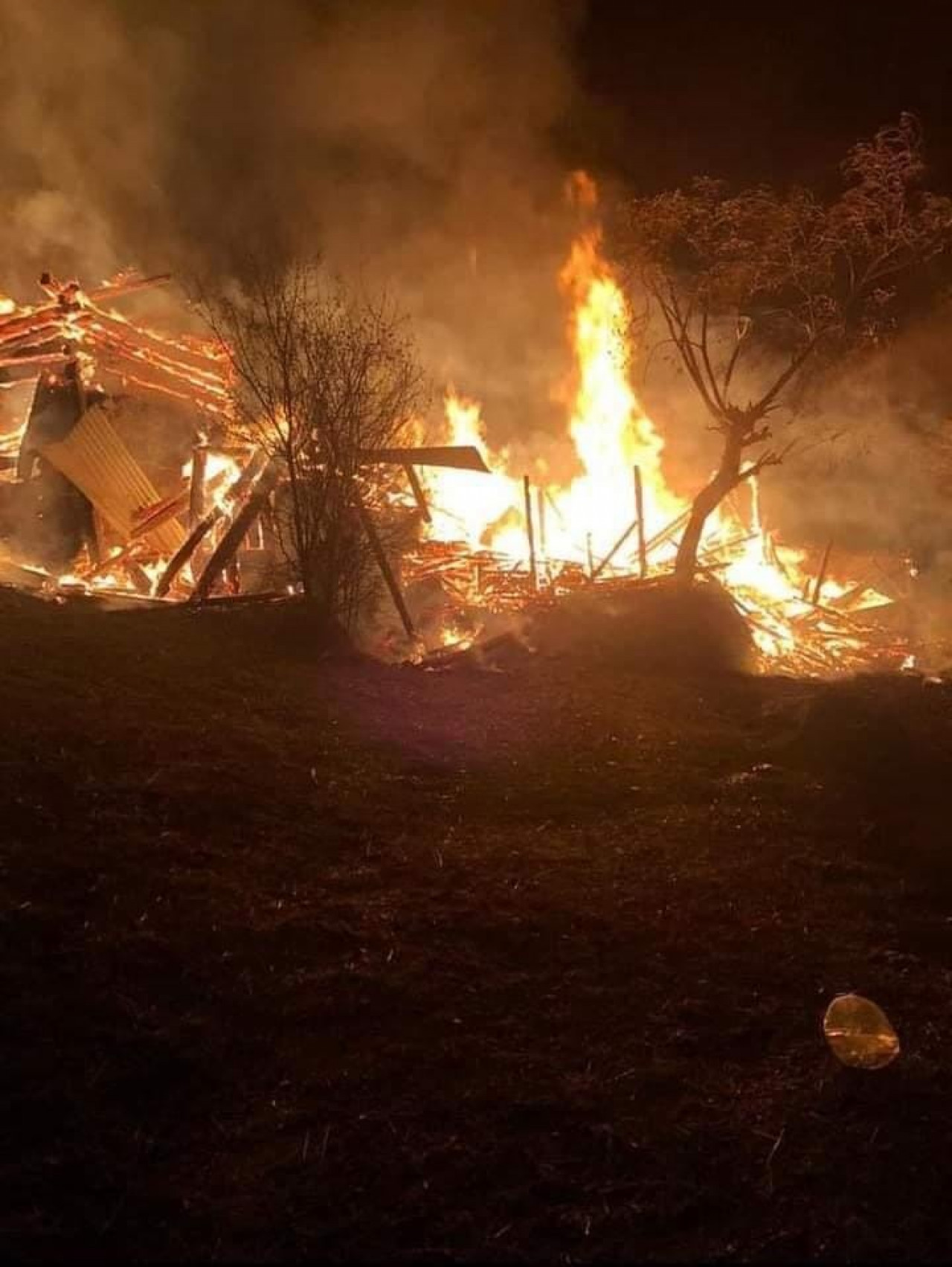 Ankara'da yangın iki kişiyi hayattan kopardı