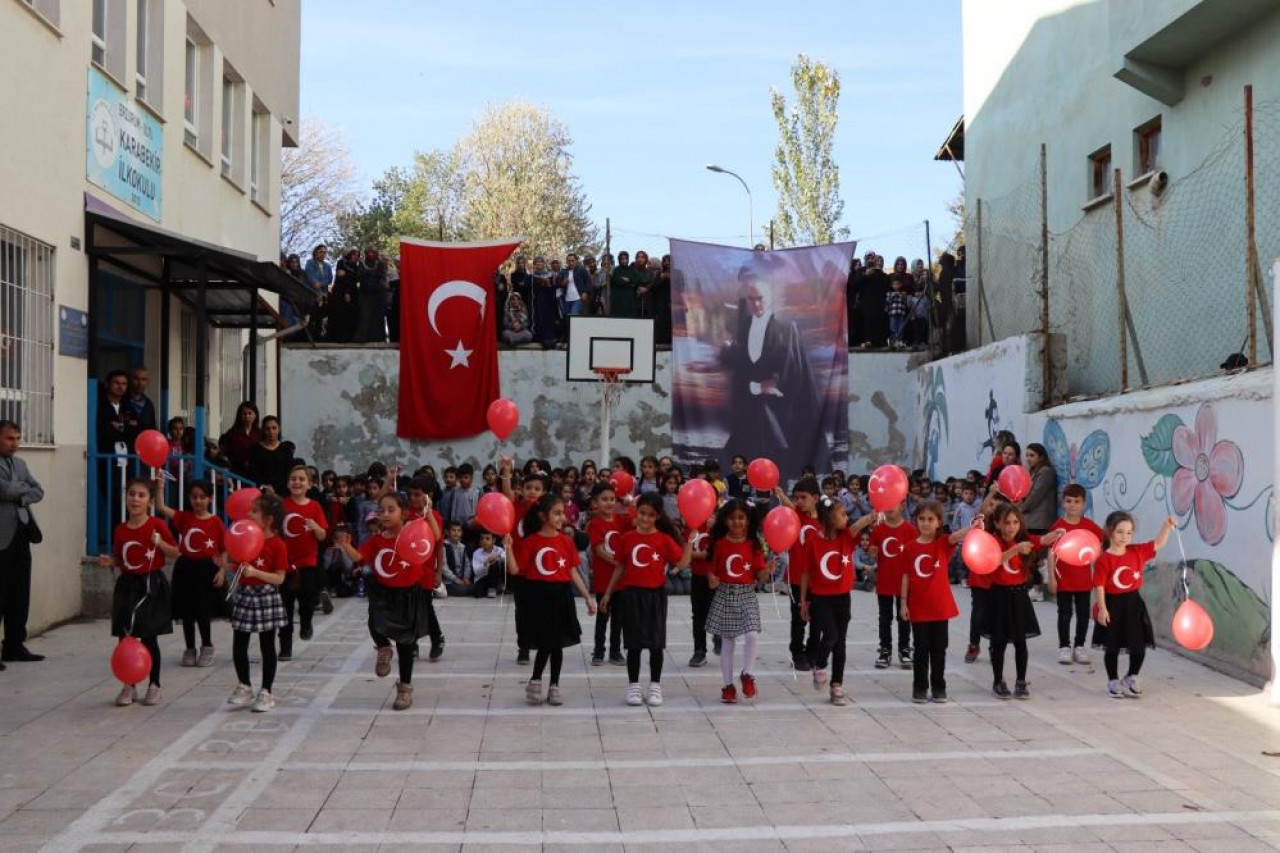 Atatürk'ün mirası geleceğin umudu!