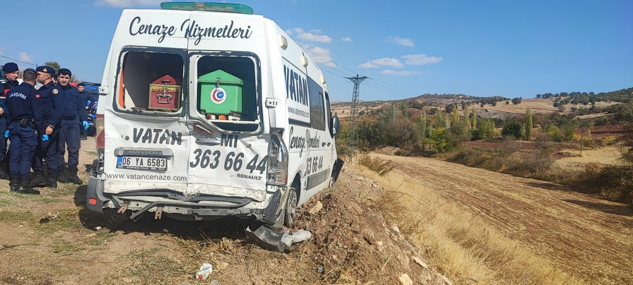 Şaşırtıcı hırsızlık olayı! Cenaze aracını cenazeyle birlikte çaldı!