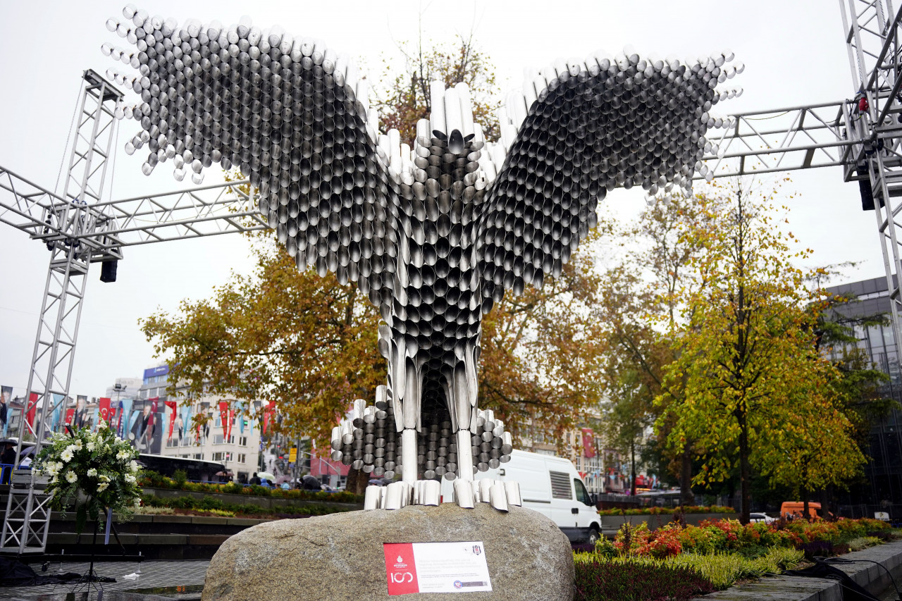 Beşiktaş Meydanı'nda yenileme: 1. etap sona erdi İstanbul ikiye bölündü