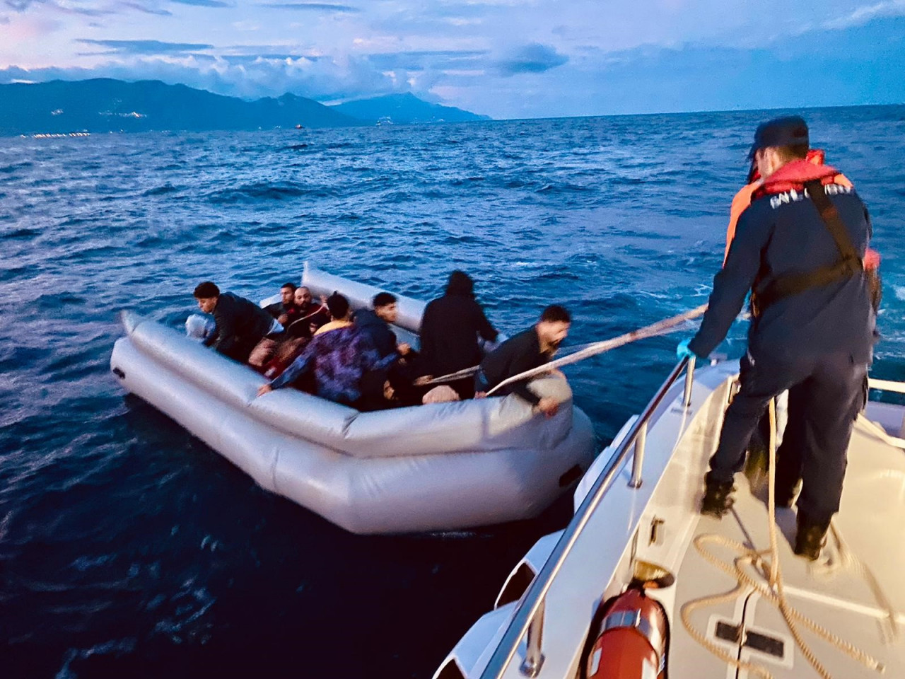 İzmir kıyılarında düzensiz göçmenlerin yaşam savaşı