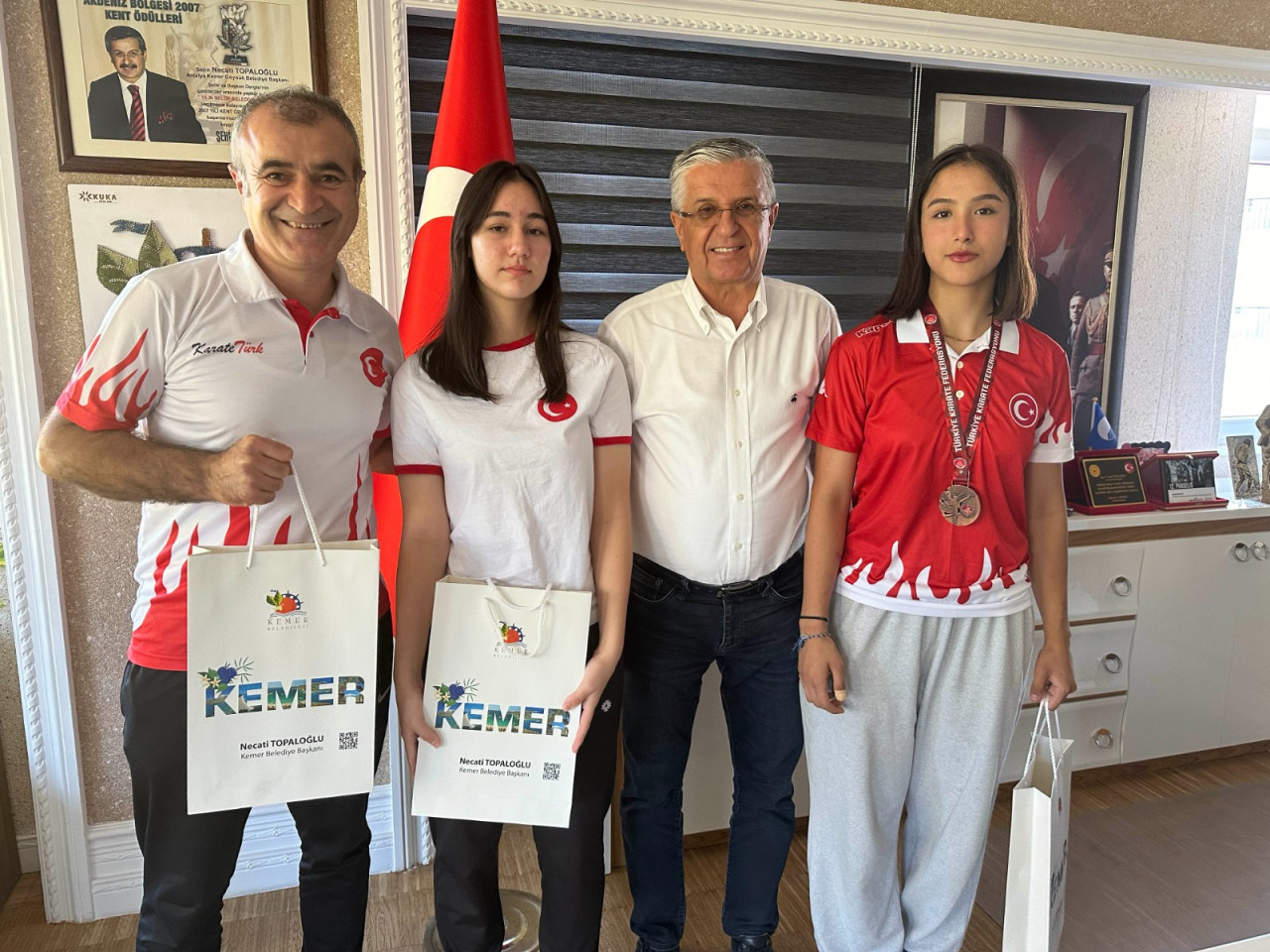 Kemer'de sporculardan büyük başarı!